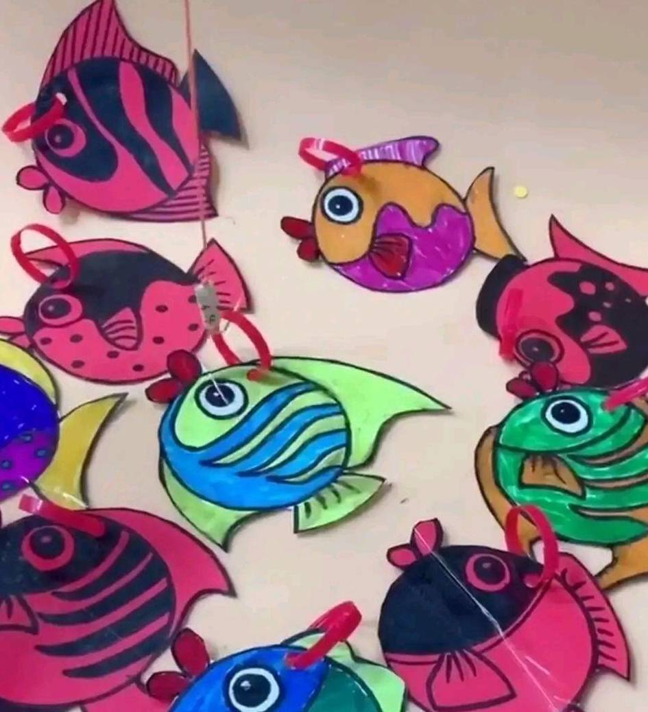 小伶玩具苹果版
:今天分享几个简单有趣的幼儿小玩具教程-第7张图片-太平洋在线下载