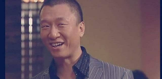 落地请开手机:荧幕中比孙红雷还狠的“老大”，生活中却把老婆宠上天